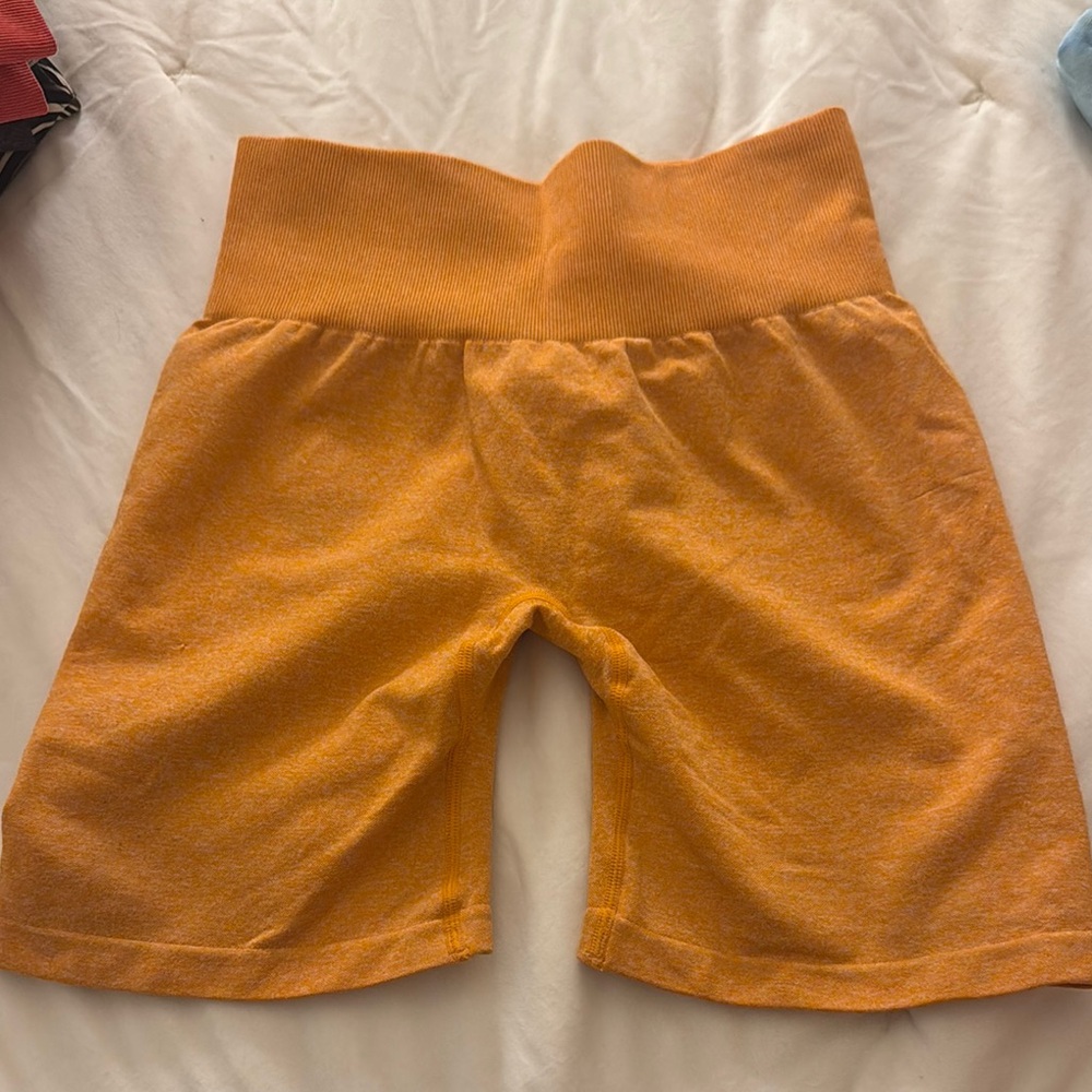 NVGTN Scrunch shorts